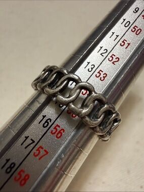 Lovely Sterling Silver Chain-Link Ring size 7